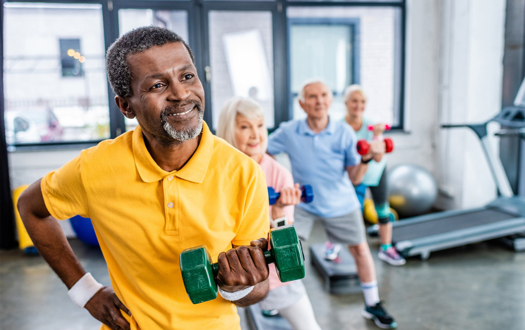 Combining in-person gym training and virtual exercise into a cohesive wellness plan
